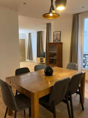 Spacieux Appartement Situe au Coeur de Paris